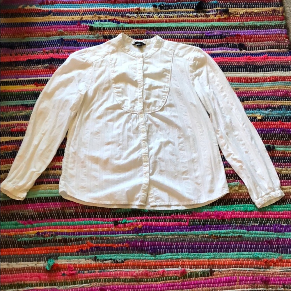White dress shirt